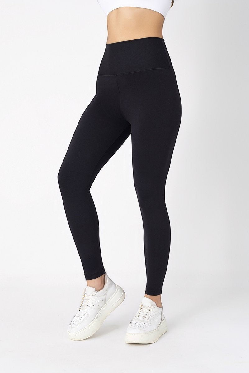 TAFUER zwarte high waist sportslegging - vooraanzicht met zichtbaar vormgevend tailleband effect